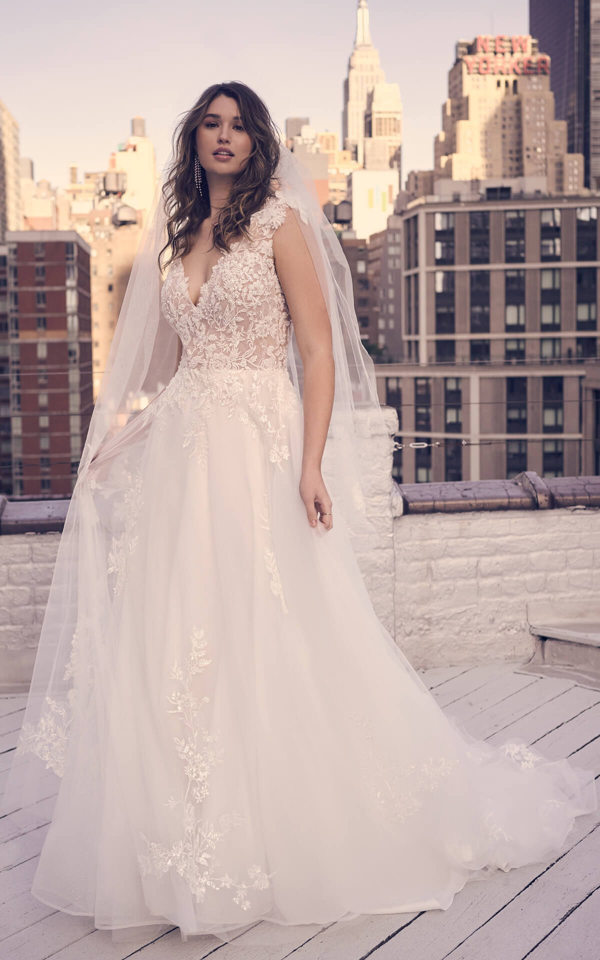 /uploads/image/2023/03/19/Maggie-Sottero-Bernadette-A-Line-Bridal-Gown-23MK057A01-PROMO5-BLS (1).jpg